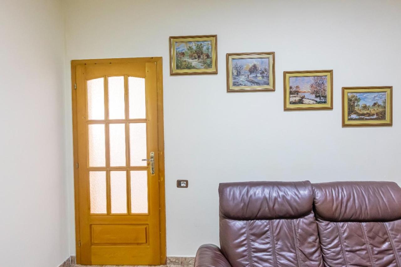 Relax Hostel Tiran Dış mekan fotoğraf