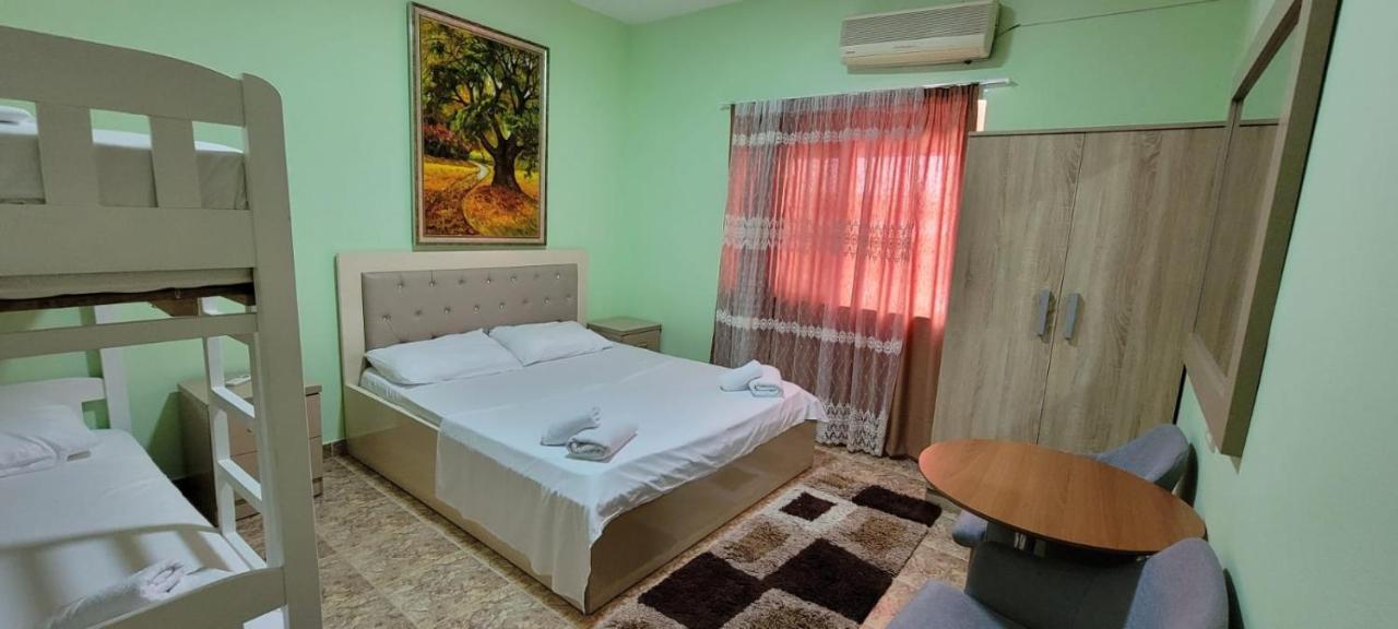 Relax Hostel Tiran Dış mekan fotoğraf